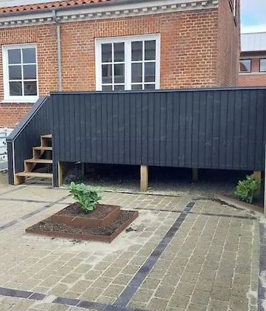 Naer Billund Med Gratis Parkering Og Terrasse Med Grill Grindsted